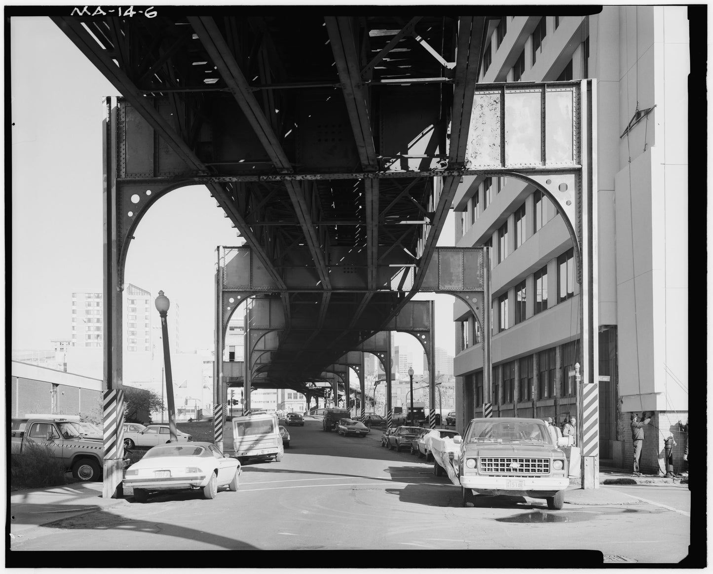 Washington Street Elevated, at Mullins Way, 1982