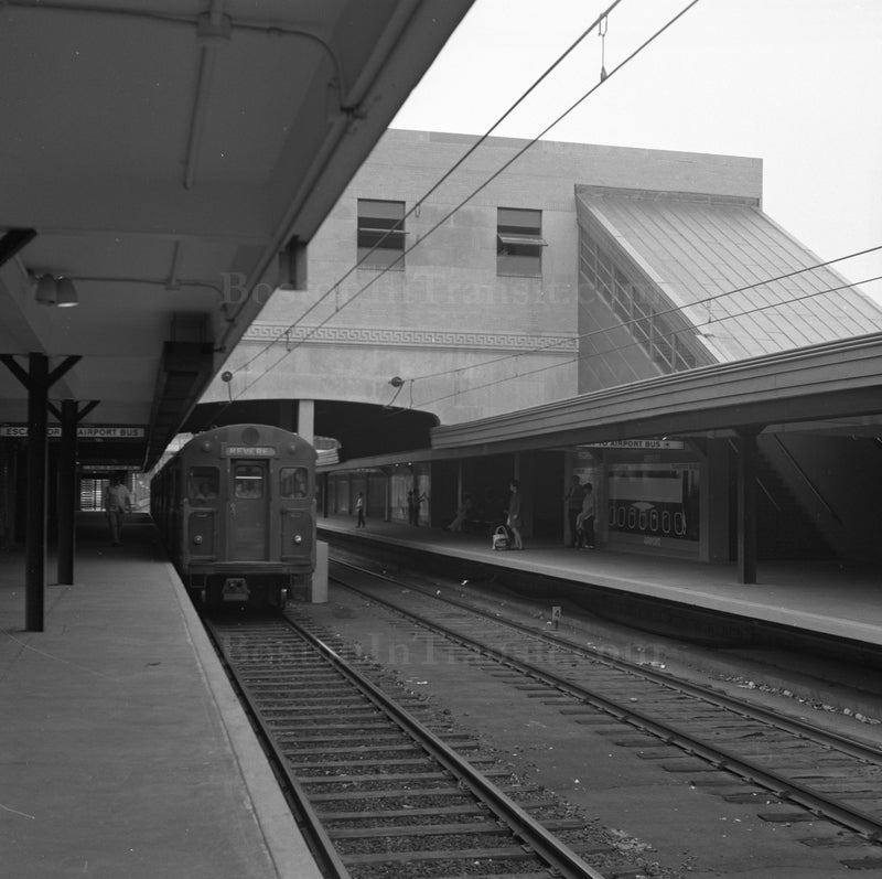 Airport Station Northbound Platform, Looking Southbound
